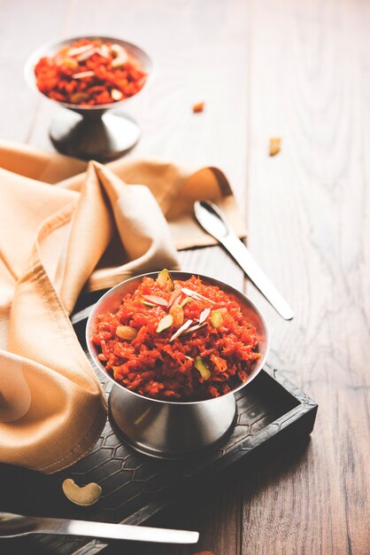 Gajar ka halwa is een zoete dessertpudding op basis van wortel uit India