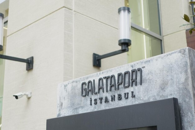 galataport tekstbord in eminonu