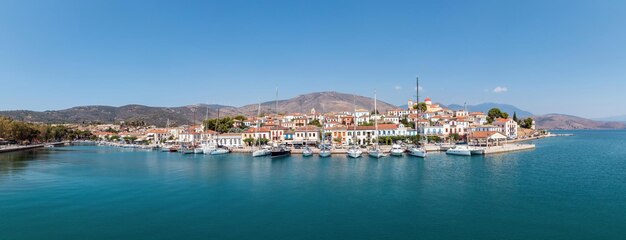 Photo galaxidi greece from above aerial drone view traditional town sunny day