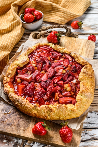 Galette met aardbei en rabarber