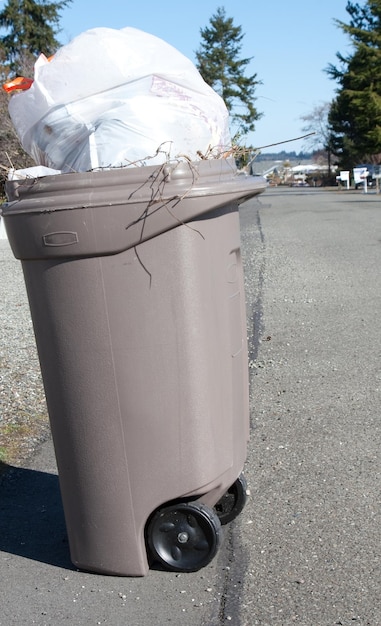 Photo garbage bin by road