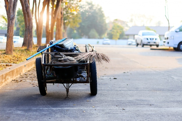 Garbage cart 