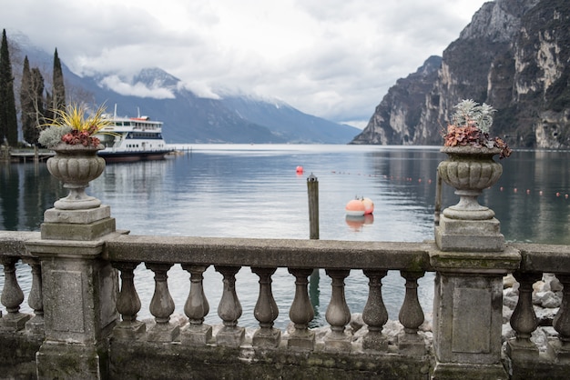 Photo garda alpine lake