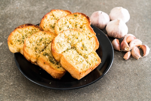 garlic bread on plate