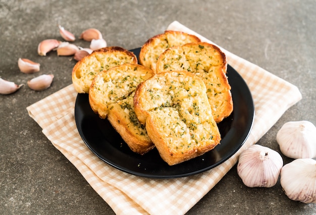 garlic bread on plate