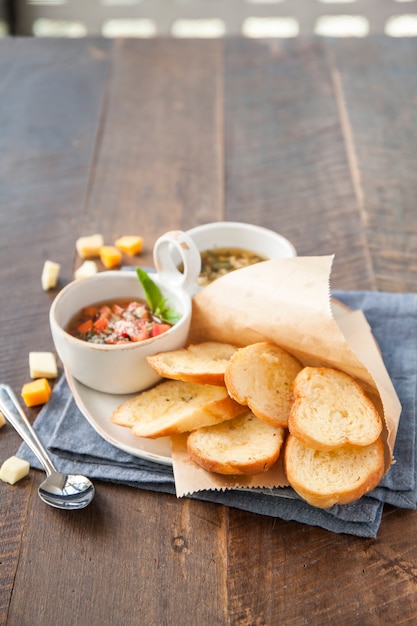 Garlic Bread with Salad Dressing