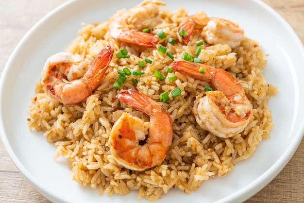 garlic fried rice with shrimps or prawns