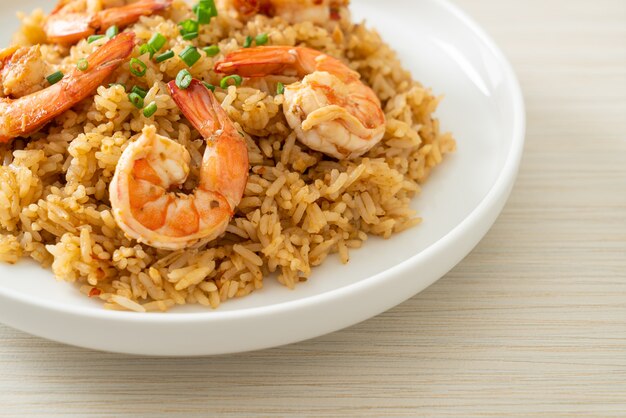 garlic fried rice with shrimps or prawns