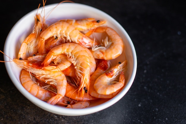 garnaal garnalen klaar om te eten schaal-en schelpdieren schaaldieren op tafel dieet pescetarian