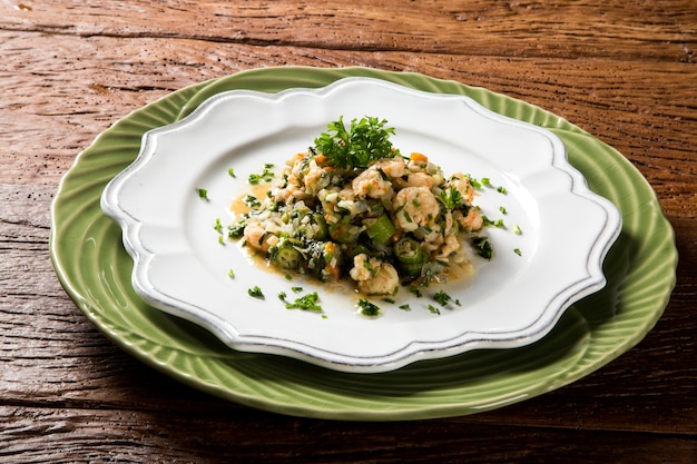 Garnalenstoofpot met okra - Guisado - Traditioneel amazone gerecht