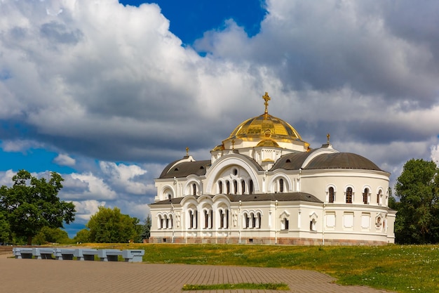 Garnizoenskerk in de vesting wit-rusland van brest