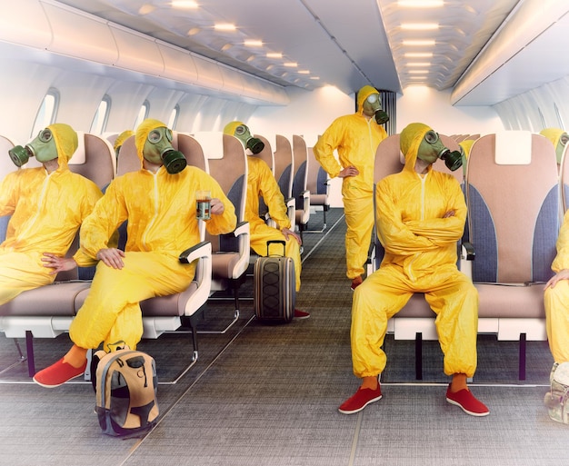 Foto l'uomo della maschera antigas all'interno dell'aereo