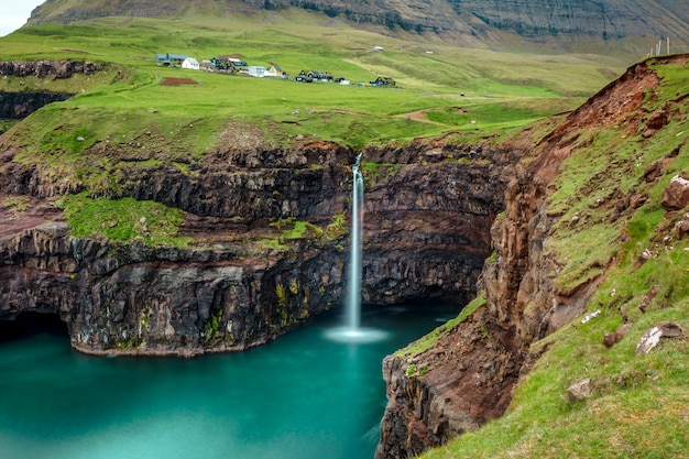 Водопад Гасадалур на Фарерских островах
