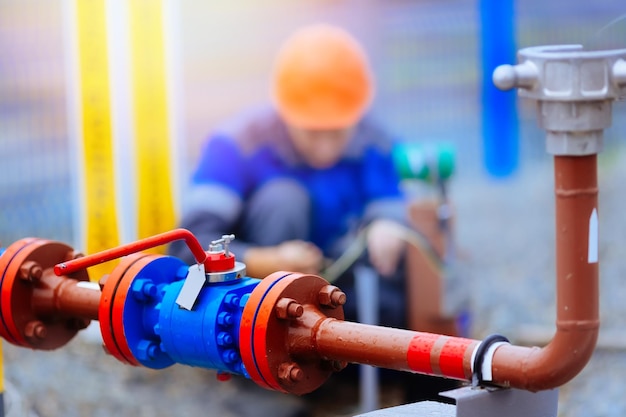 Gasification pipe faucet connection The specialist checks and maintains the gas equipment