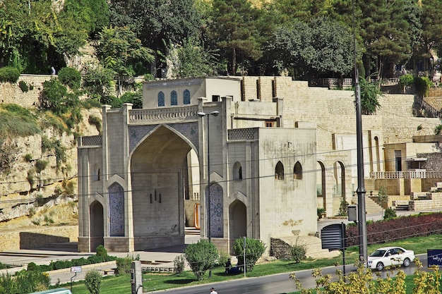 Foto porta del corano nella città di shiraz, iran
