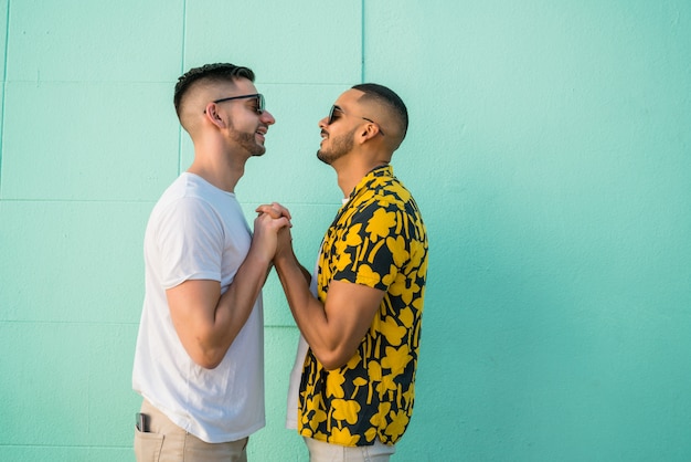 Gay paar tijd samen doorbrengen