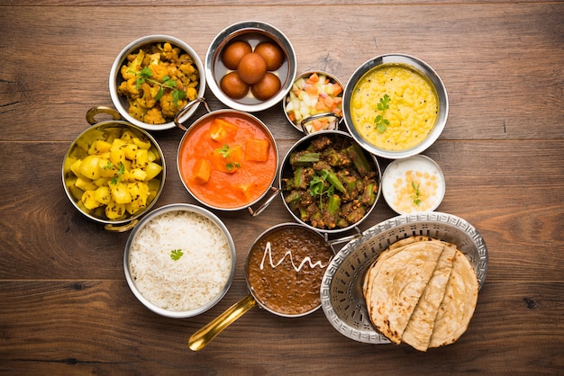 Geassorteerd Indiaas eten in groep