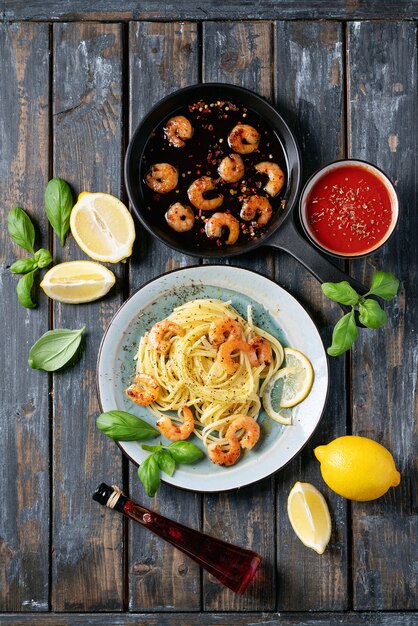 Gebakken garnalen garnalen Italiaanse spaghetti pasta