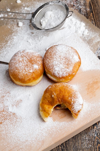 Gebakken in olie Berlin donuts met vulling