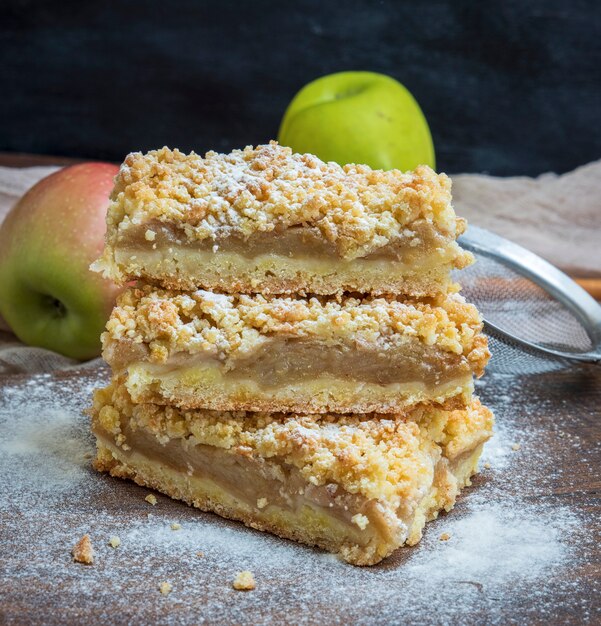 Gebakken plakjes taart met appels