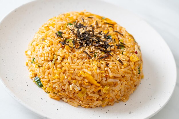 gebakken rijst met ei in Koreaanse stijl - Asian food style