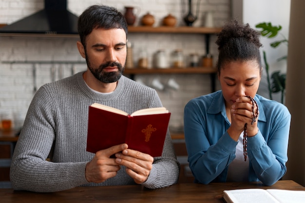 Foto gebedstijd religieuze traditie