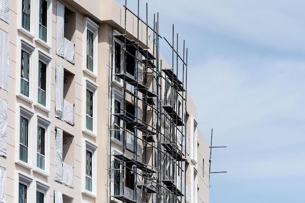 Gebouw in aanbouw met steiger