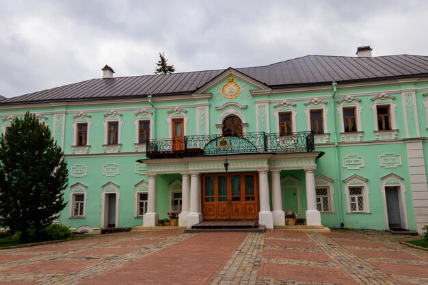 Gebouw in Trinity Lavra van St Sergius in Sergiev Posad, Rusland