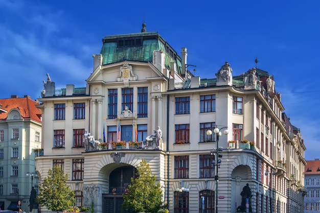 Gebouw van het nieuwe stadhuis van Praag Tsjechië
