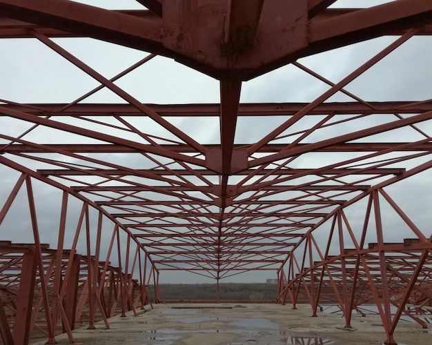 Gebouwde structuur tegen de lucht