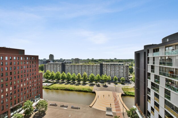 Foto gebouwen in de stad tegen de lucht