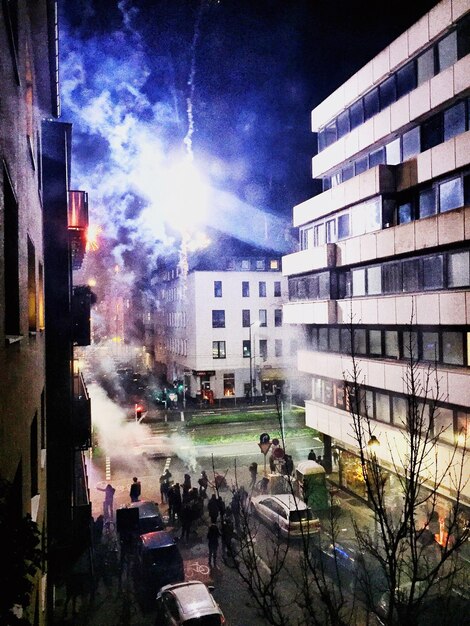 Gebouwen in de stad tegen de lucht