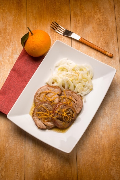 Gebraden met sinaasappelsaus en venkelsalade