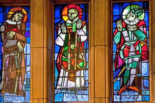 Gebrandschilderd glas in de Notre Dame-kathedraal in Luxemburg