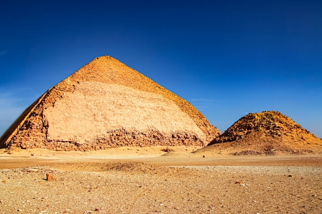 Gebroken piramide in Dakhshur