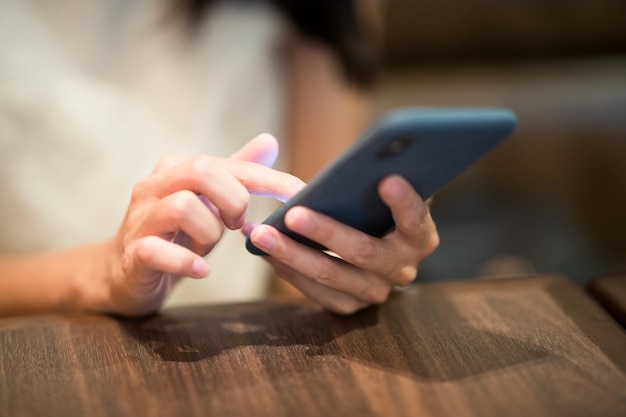 Gebruik van de mobiele telefoon door vrouwen