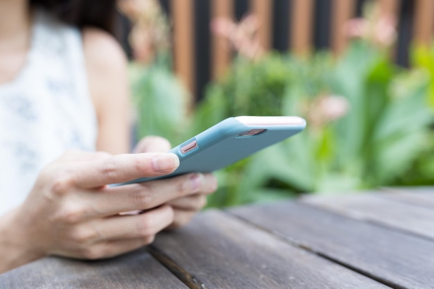 Gebruik van mobiele telefoon buitenshuis