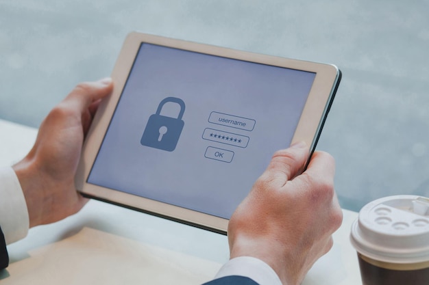 gebruikersnaam en wachtwoord op digitale tabletcomputers gegevensbescherming en internetbeveiliging