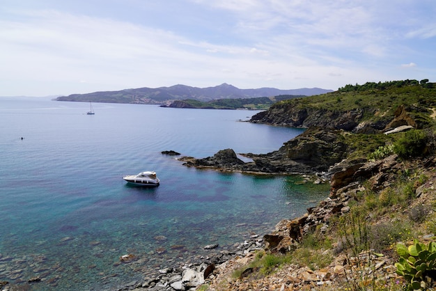 Geclassificeerde mediterrane baaisite van Anse de Paulilles in het Franse Occitanie, Zuid-Frankrijk