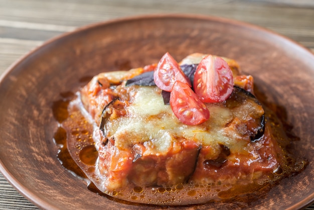 Gedeelte van parmigiana di melanzane