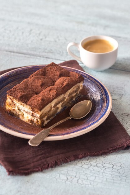 Gedeelte van tiramisu-dessert