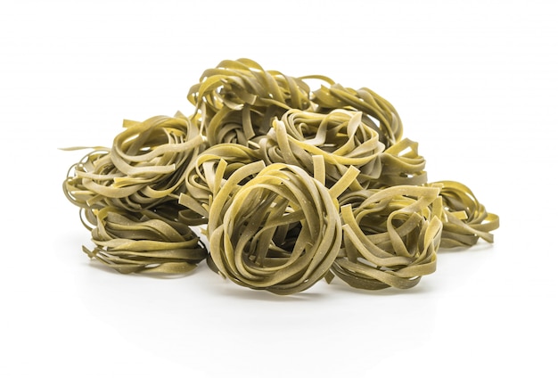 gedroogde spinazie fettuccine pasta