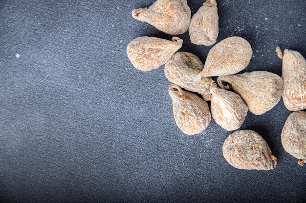 Foto gedroogde vijgen natuurlijk zoet dessert gezonde maaltijd eten dieet snack op tafel kopieer ruimte voedsel