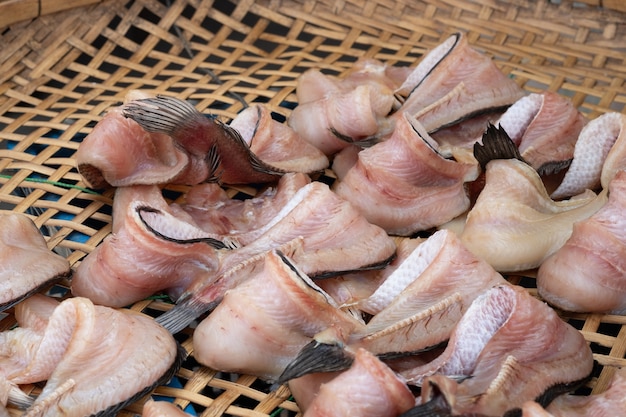 Gedroogde vis. voedselbehoud van de dorpsbewoners. ingrediënt voor Aziaten voedsel.