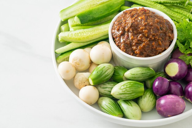 Gefermenteerde Vis Chili Pasta Met Verse Groenten - Gezonde Voedingsstijl