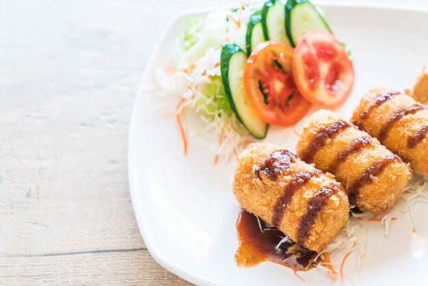 Gefrituurde aardappelen met Tonkatsu-saus