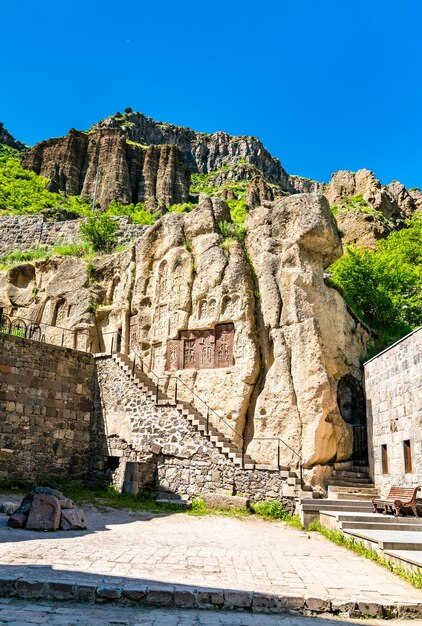 Photo geghard a medieval monastery in the kotayk province of armenia