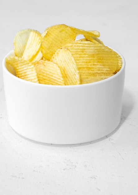 Gegolfde aardappelchips