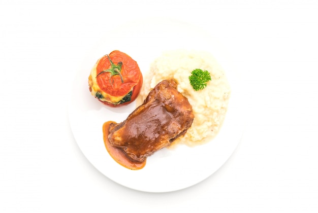 gegrild rib varkensvlees met puree aardappelen