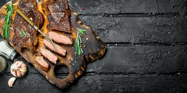 Gegrilde biefstuk met rozemarijn en kruiden